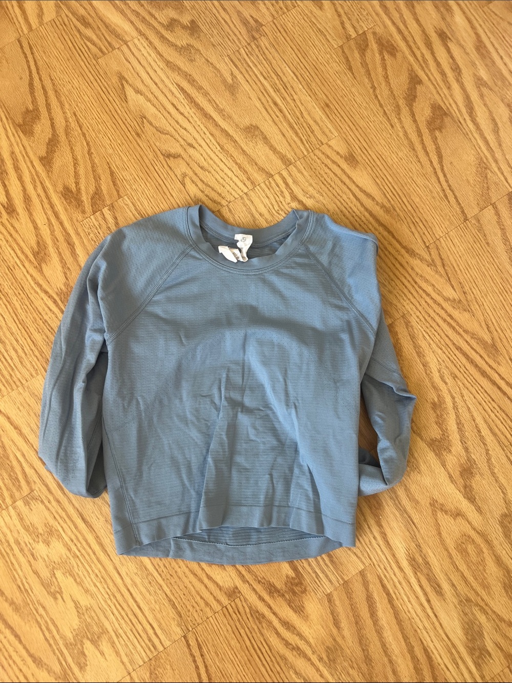 lululemon athletica Lightweight Long-Sleeve Crew - Light Blue